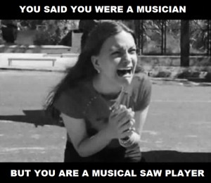 musician_saw_player